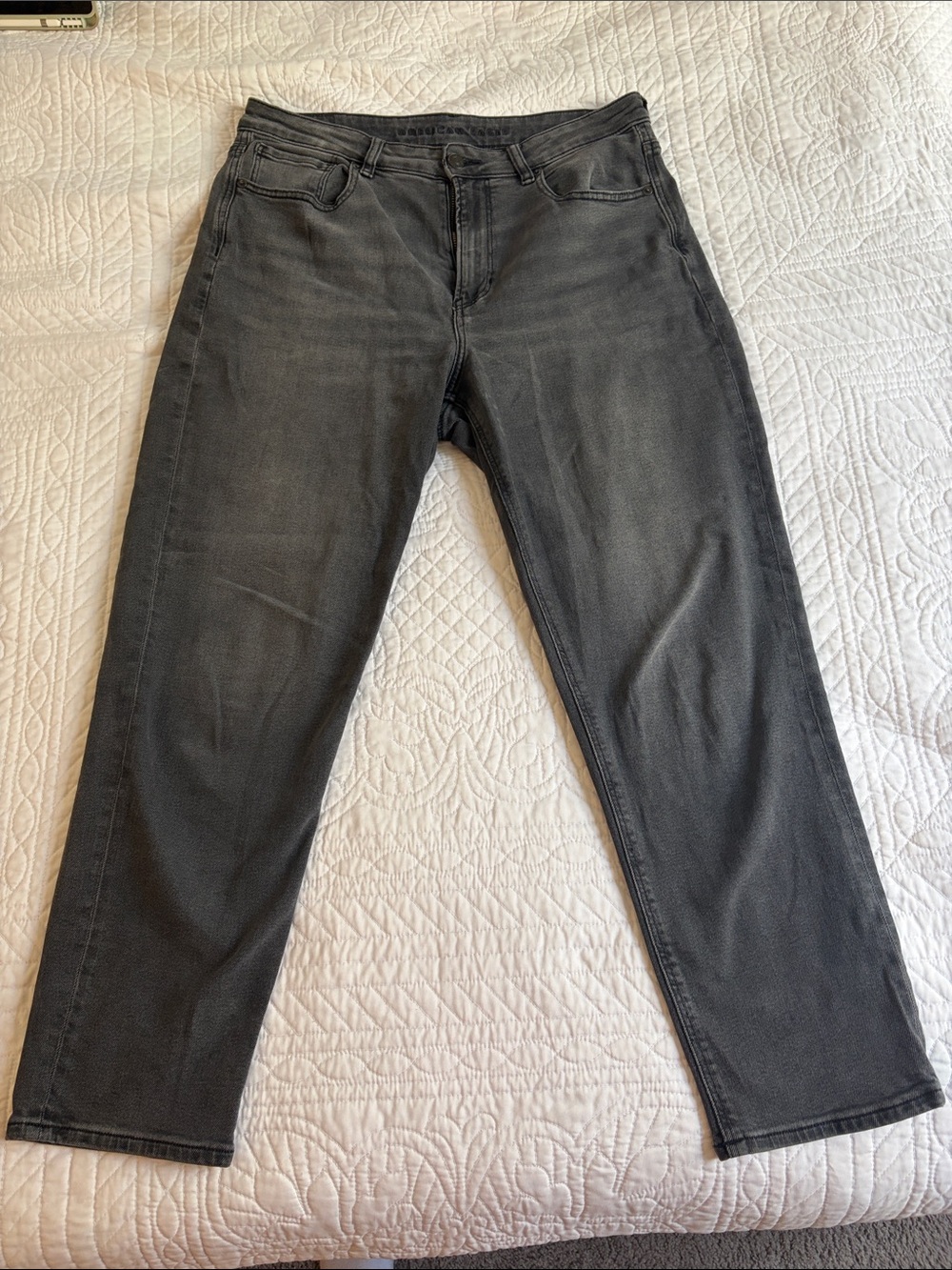 American Eagle Outfitters Black Mom Jeans